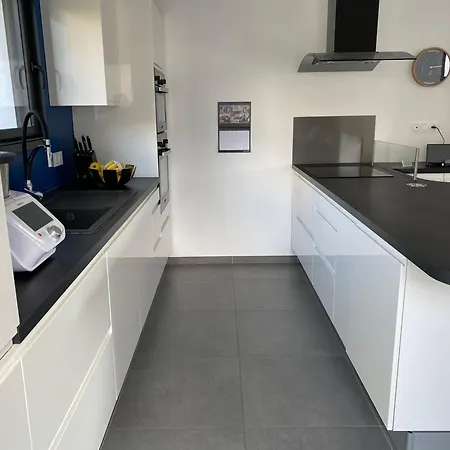 Maison 4ch/8pers Bourg De *